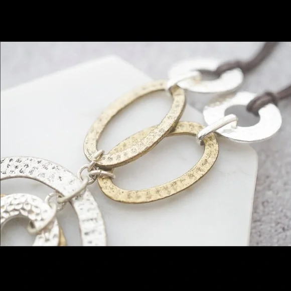 AVON Vintage Geometric Statement Necklace – Gold & Silver Tone Hammered Metal - Picture 8 of 12